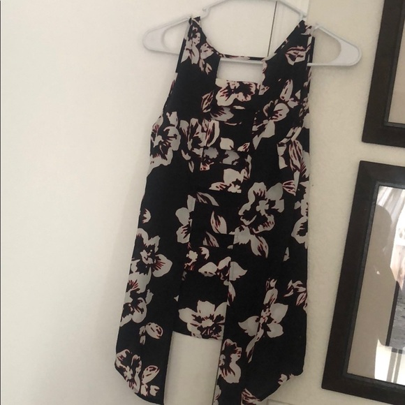 Express Open Back Tank - Picture 2 of 2